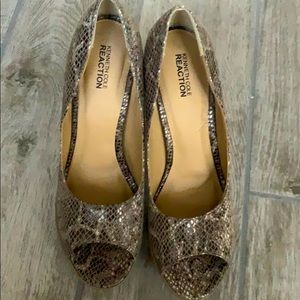 Worn twice Kenneth Cole high heels snakeskin